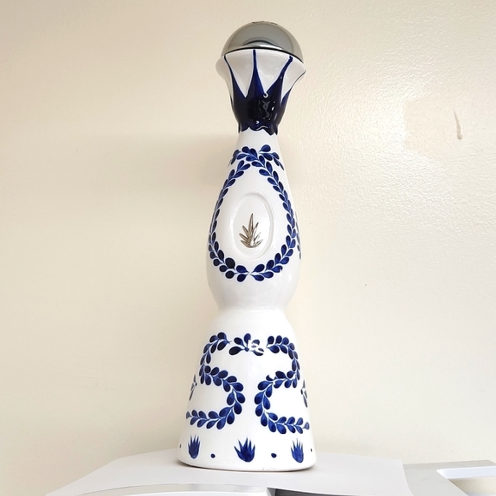 1 Beautiful Hand Painted Decorative Clase Casa Azul Ceramic Tequila Bottle…